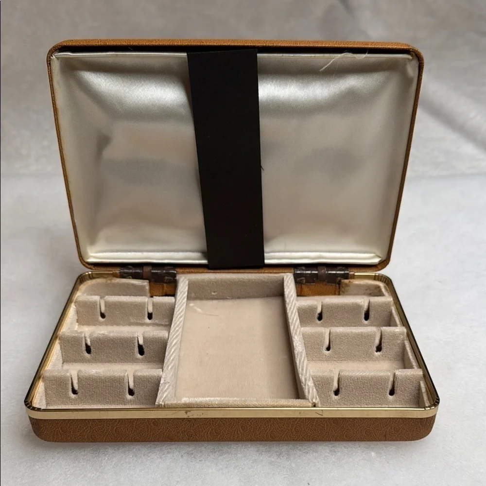 Vintage Brown Jewelry Box